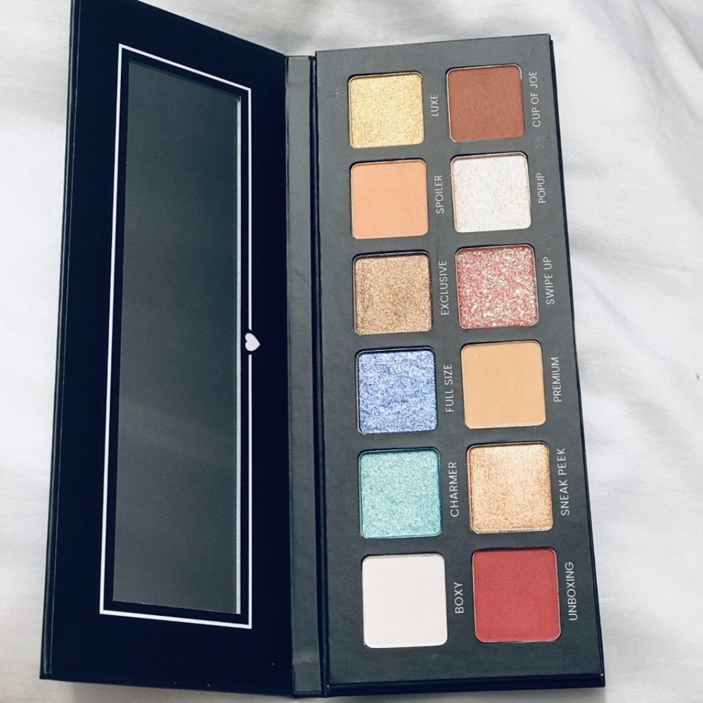 BoxyCharm Community Palette + free lipgloss